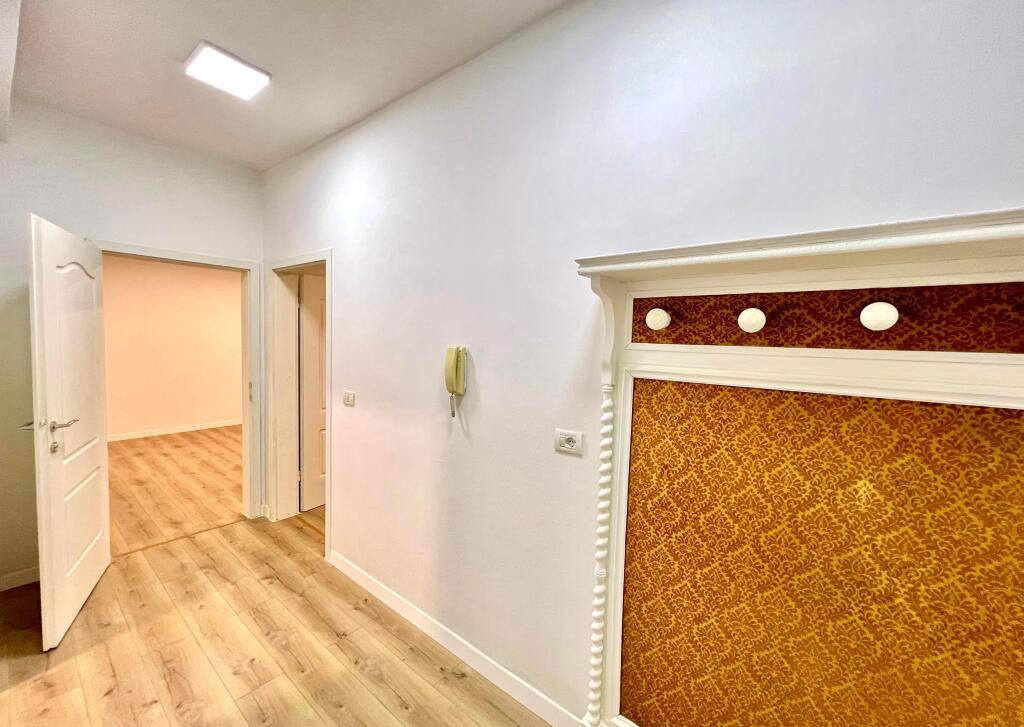 Me Qera : Zyre me 2 Ambiente Pune 📍Bllok - 900€/Muaj - S.76m² - I sapo Investuar✨️