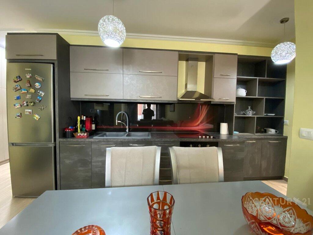 ME QIRA SUPER APARTAMENT 1+1 PRANE PROKURORISE SE TIRANES!