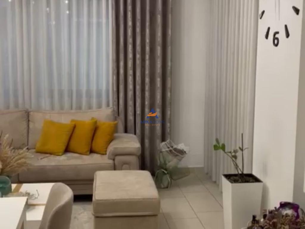VENDESI APPARTAMENTO 2+1+2 BALCONI A "MISTO MAME" 204000 EURO