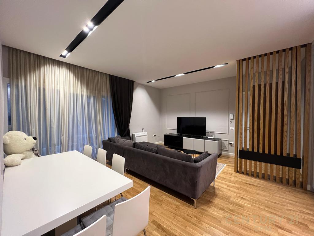 Apartament 1+1 per Qira tek Kopshti Botanik! 700 € /Muaj