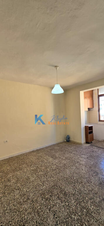 Apartamente 1+1 per SHITJE te 21 Dhjetori, pas hotel Mondial