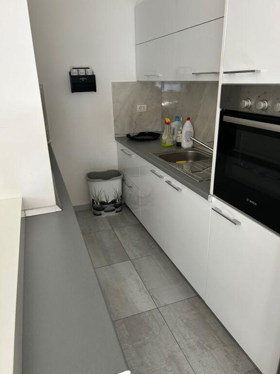 Jepet  me qera  apartament  1+1 perballe Kristal Center