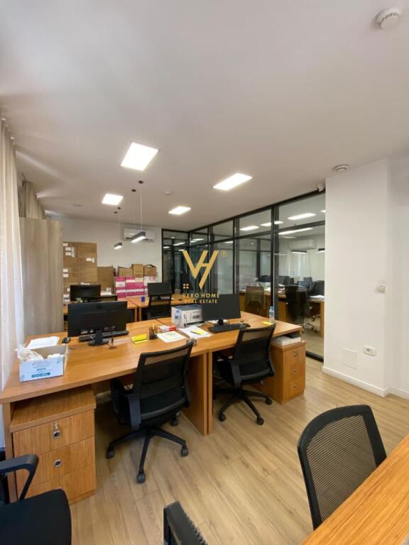 UFFICIO 317 M2 IN AFFITTO VIA BARRICATE 4.600 EURO