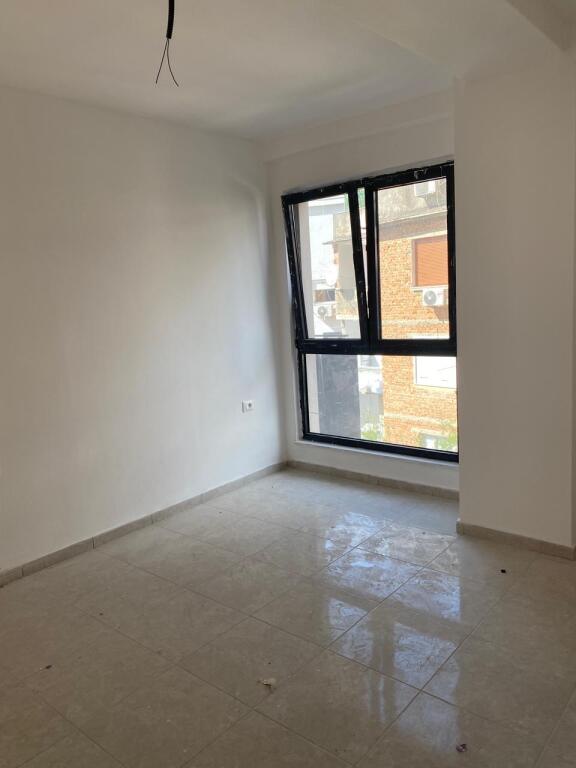 2+1,for office,at ambasador 3 at pazari i ri,price 700 euro