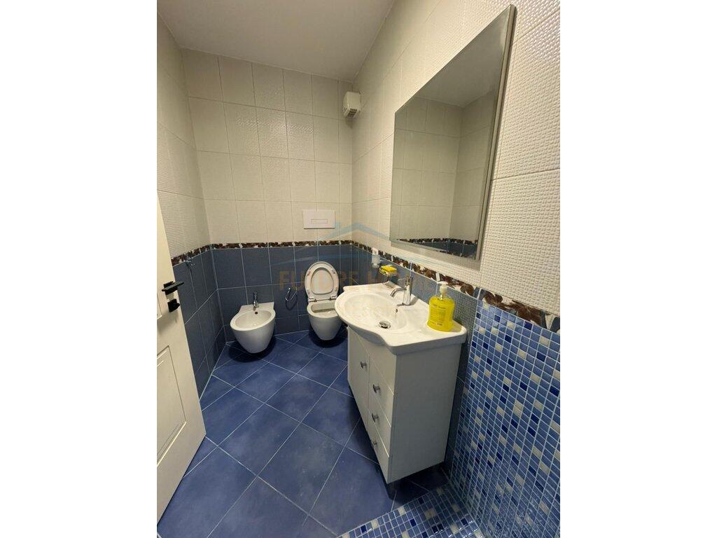 Shitet Apartament 2+1+Post Parkimi, Kinostudio