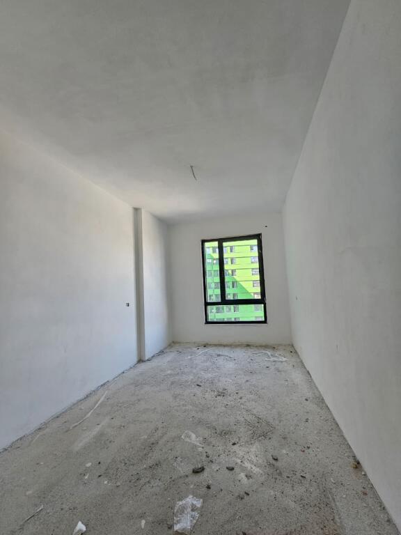 VENDESI APPARTAMENTO 3+1+2 – ZONA 5 MAGGIO