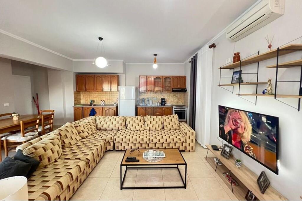 Jepet me qira apartament 2+1 Kopshtit Zoologjik !