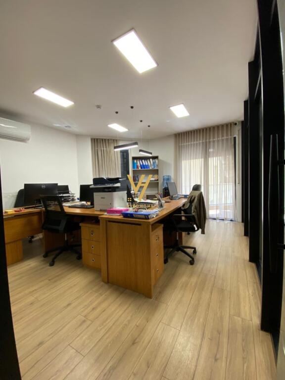 UFFICIO 317 M2 IN AFFITTO VIA BARRICATE 4.600 EURO