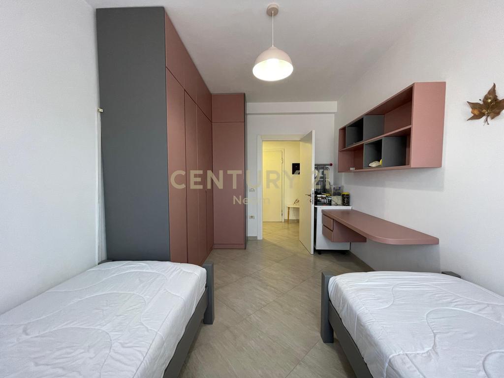 JAPIM ME QIRA APARTAMENT 2+1+GARDEROBE NE LIQEN TE THATE!