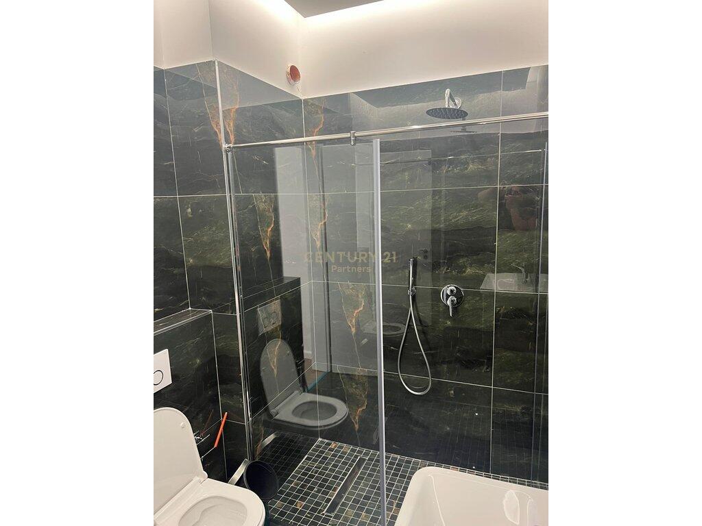 Apartament 2+1+2 me qira në Fresk