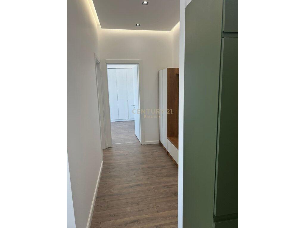 Apartament 2+1+2 me qira në Fresk