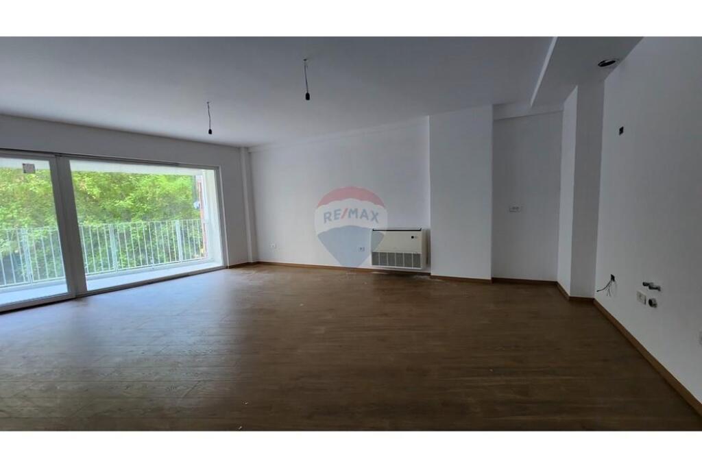 We offer office space for rent .