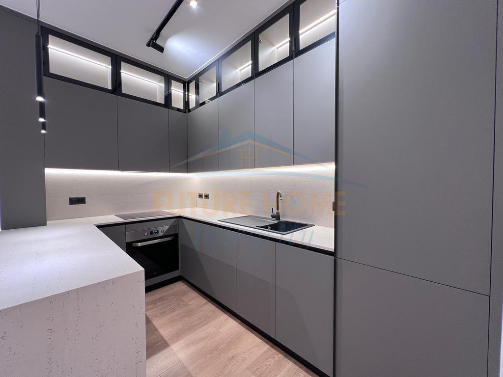 Shitet, Apartament 2+1, Porceln, Tiranë.