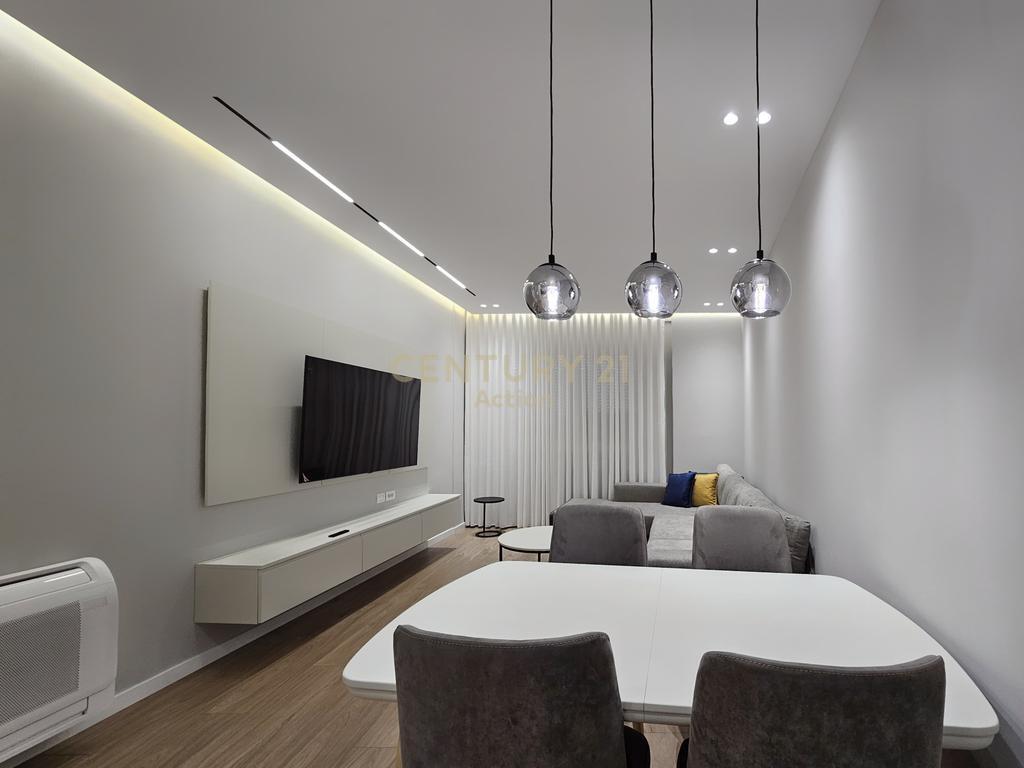 APARTAMENT 2+1+ POST PARKIMI ME QIRA TEK ROSE GARDEN RESIDENCE! 1,100 € /Muaj