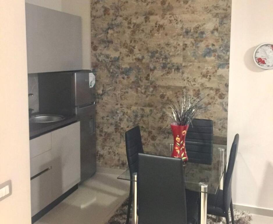 Me Qera : 1+1📍Pazari I Ri - 490€/Muaj - S.70m² - Kt.2 - Pllt. I Ri || PRANE QENDRES SE TIRANES