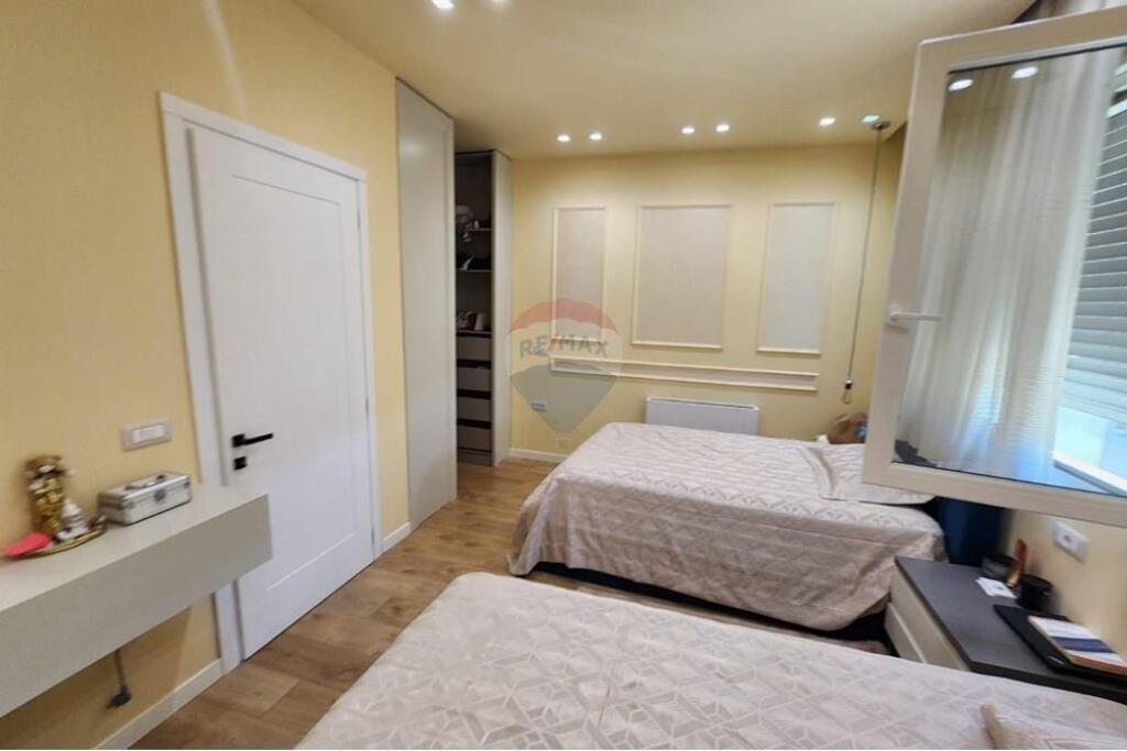 Apartament 3+1+2 me verande Te Liqeni i Tiranes!