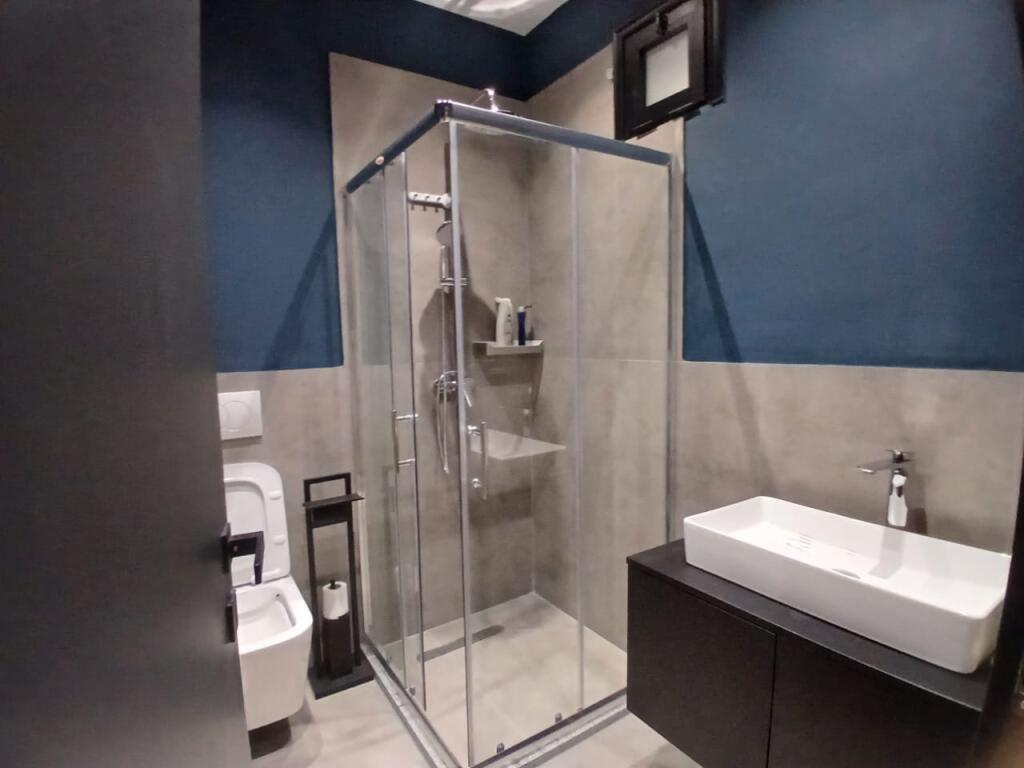 Jepet me qera super apartament 2+1 Pallati me Shigjeta 450€