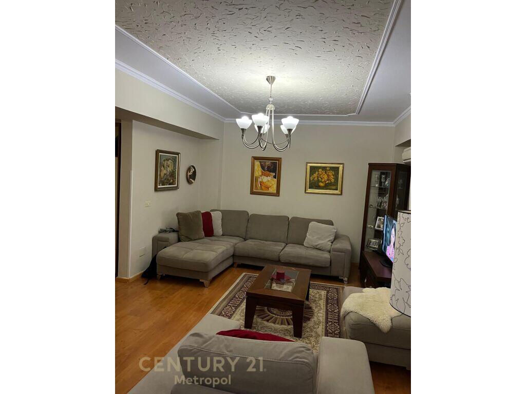 Apartament 2+1 per qira perballe shkolles Deshmoret e Lirise