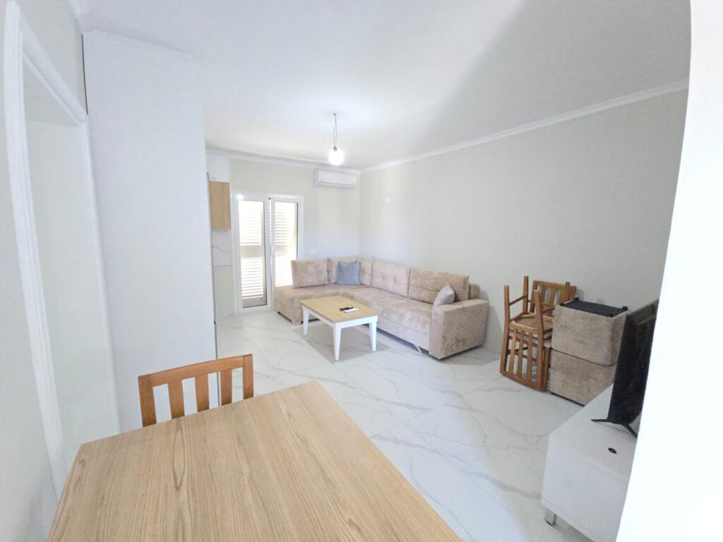 AFFITTASI APPARTAMENTO 1+1 A KENETE DURRES