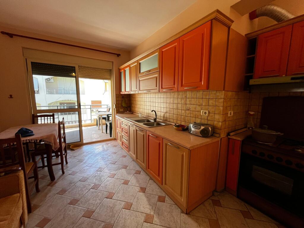 Per shitje  Apartamente   1+1 + Verande Shkembi Kavajes