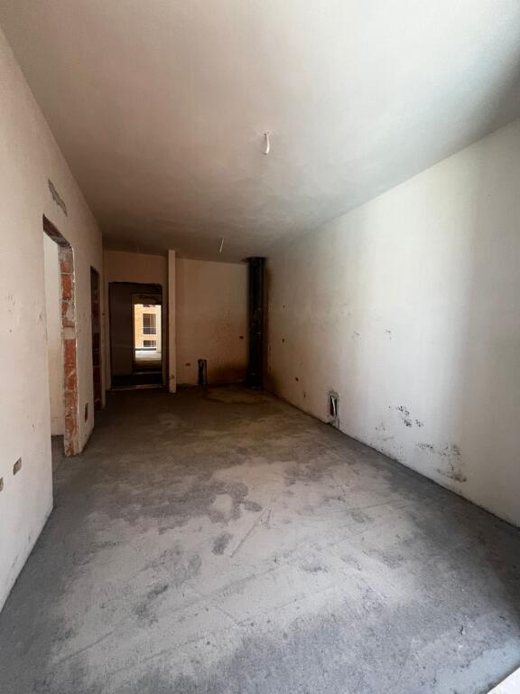 Siri Kodra - Uzina Dinamo Shitet Apartament 1+1