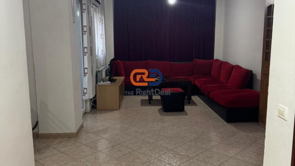 At the Malaysian Complex, a 3+1 Apartment with Perfect Layout is for Rent!!