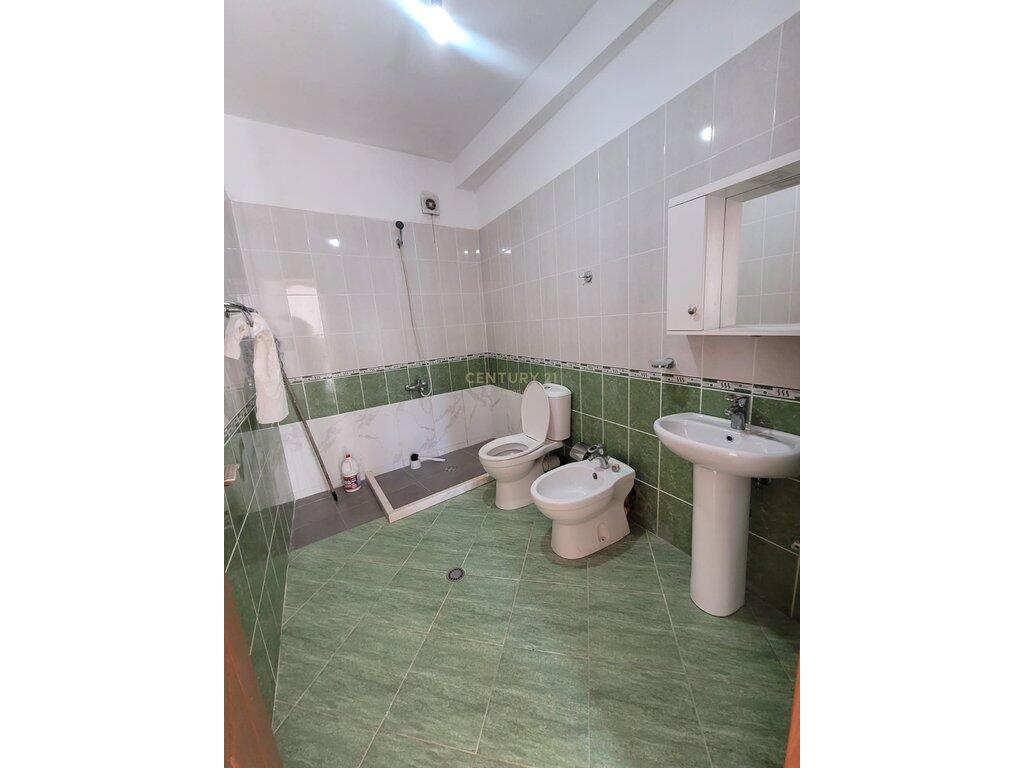 Appartamento 3+1+2 bagni. A Fresk 200 m sopra il ristorante FRESKU