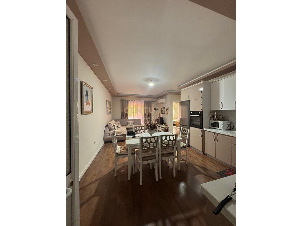 ASTIR, JAPIM ME QIRA APARTAMENT 2+1+2