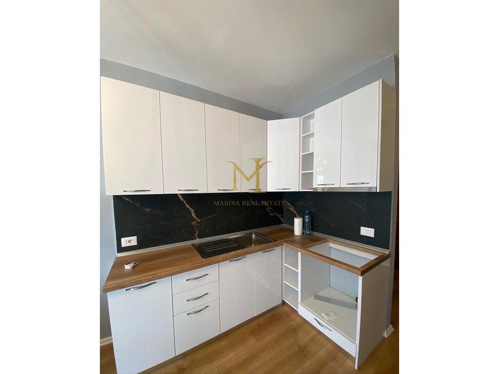 SHITET APARTAMENT 1+1 PLAZH DURRES PAMJE DETI