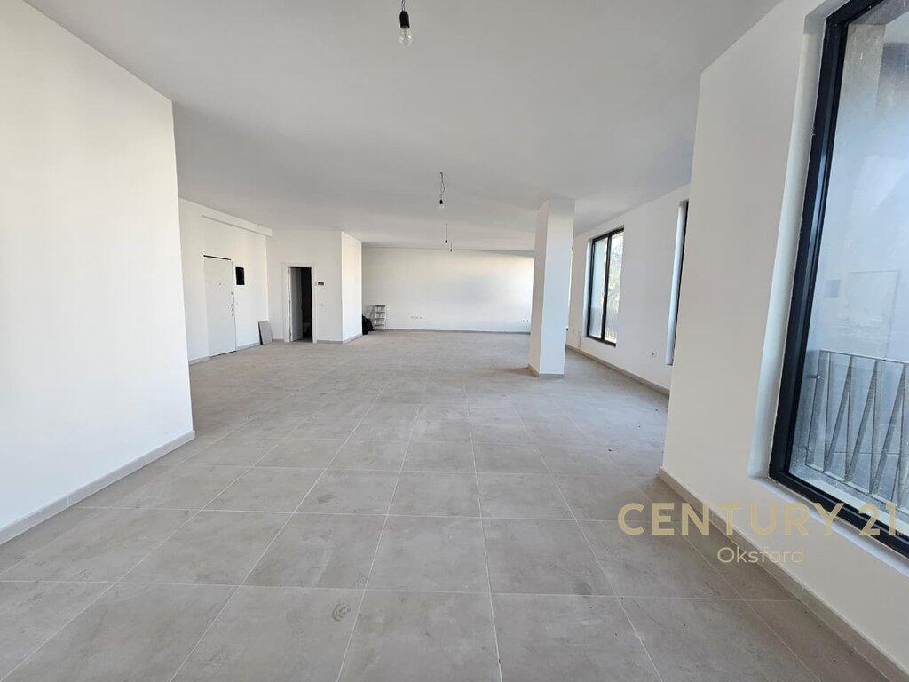 Commercial space for rent at Zirkon Residence