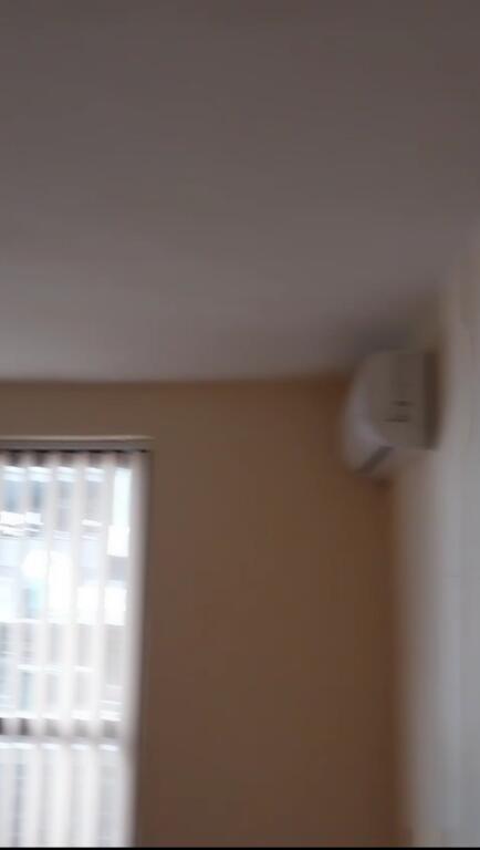 Jepet  me qera   apartament 2+1 ne zemër te bllokut  