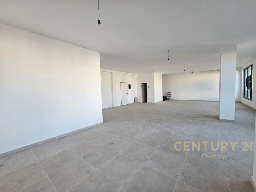 Commercial space for rent at Zirkon Residence