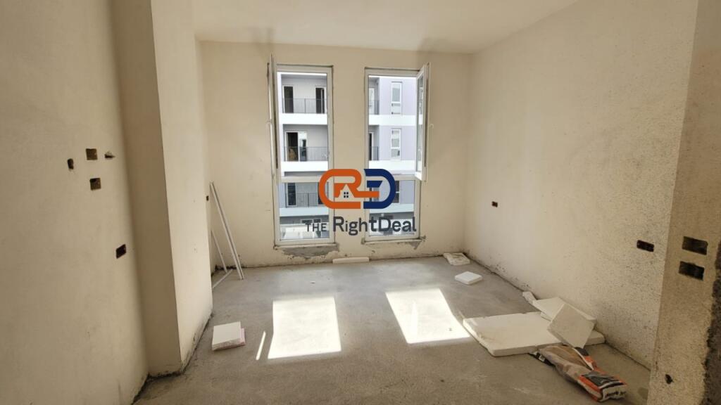 Tek Univers City, Shitet Apartament 3+1 Me Planimetri Te Rregullt Dhe Orientim Perfekt!!