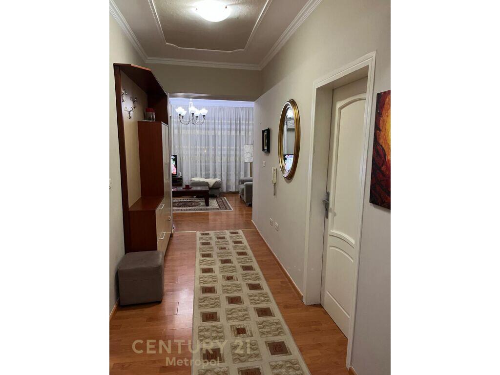 Apartament 2+1 per qira perballe shkolles Deshmoret e Lirise
