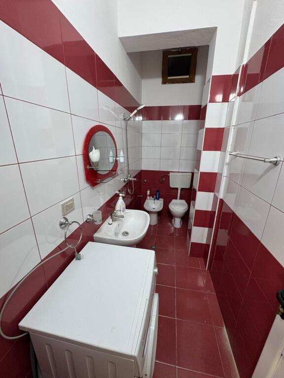Appartamento 1+1 in affitto vicino alla scuola ”Lef Sallata”, Vlora