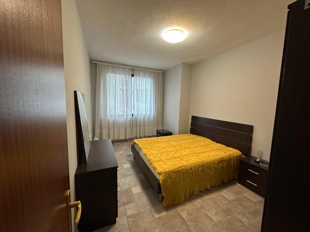 🏡 Appartamento 1+1 in affitto 📍 Vicino all'ex Esposizione 🛋️ Arredato 🏢 3° piano, palazzo con ascensore  💰 Prezzo: 50.000 lek/mese  📞 P