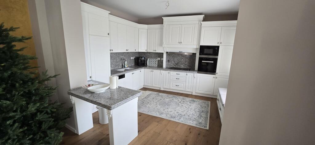 Qera, Apartament 2+1+2+Post Parkimi, Kopshti Botanik, Tiranë.