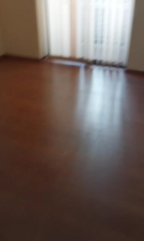 Jepet  me qera   apartament 2+1 ne zemër te bllokut  