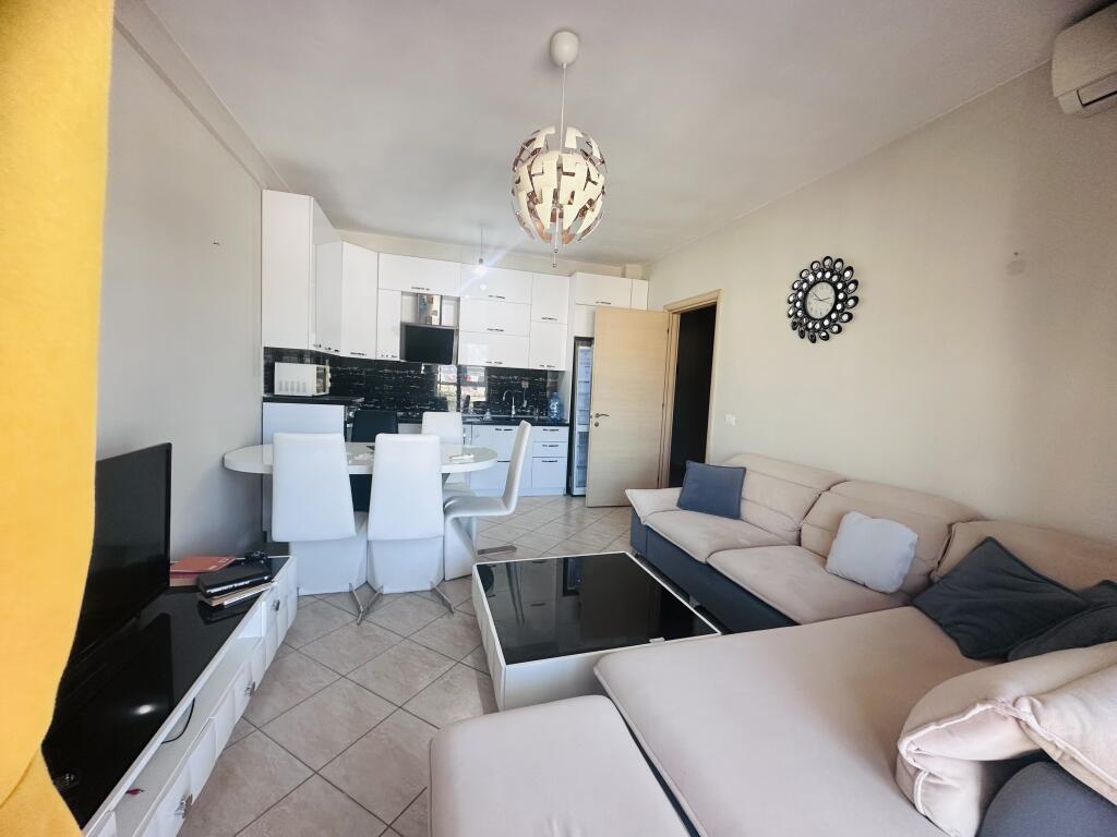 Jepet Me Qera Apartament 2+1+2 Ballkone
