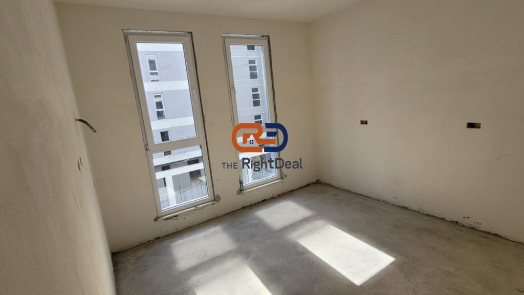 Tek Univers City, Shitet Apartament 3+1 Me Planimetri Te Rregullt Dhe Orientim Perfekt!!
