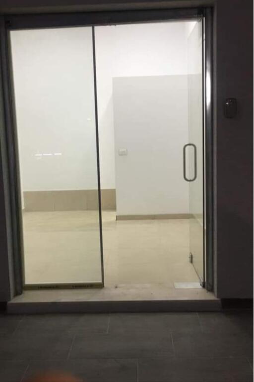 NEGOZIO IN AFFITTO – QUARTIERE 12, VIA HYSEN MYSHKETA, DURRËS