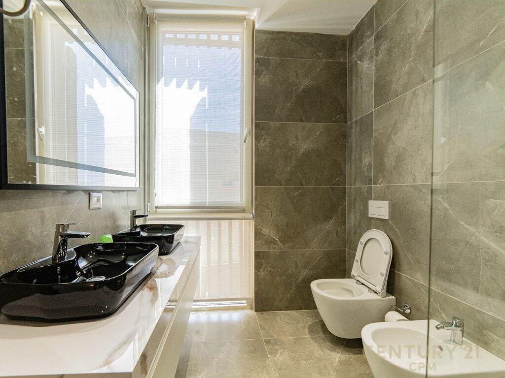 SHESIM SUPER VILË INDIVIDUALE LUXOZE ME PISHINE NË GREEN COAST 1 PALASË!!     1,580,000 €