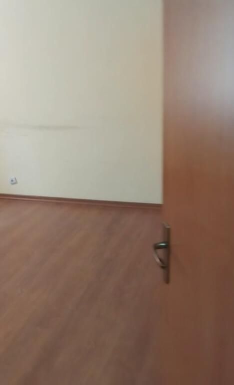 Jepet  me qera   apartament 2+1 ne zemër te bllokut  