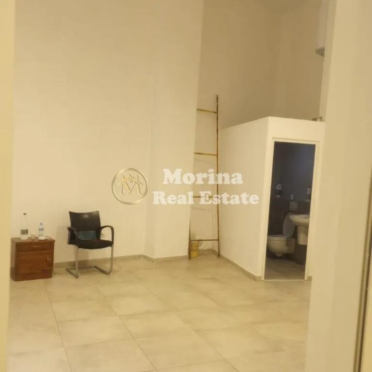 Qera, Ambient Biznesi,  Stacioni i Trenit,600 EURO/MUAJ