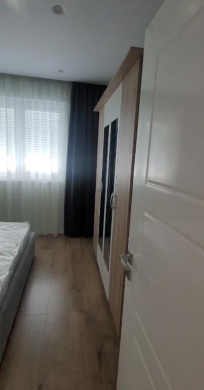 In affitto 2+1+1 VIA MINE PEZA 75.000 leke