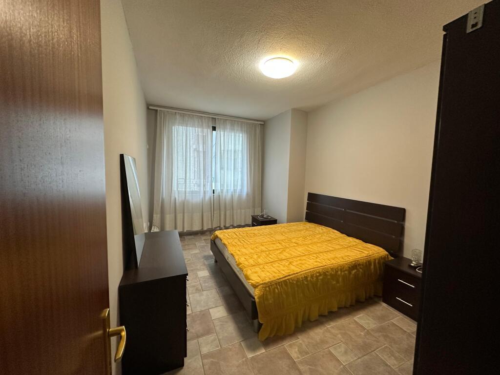 🏡 Appartamento 1+1 in affitto 📍 Vicino all'ex Esposizione 🛋️ Arredato 🏢 3° piano, palazzo con ascensore  💰 Prezzo: 50.000 lek/mese  📞 P