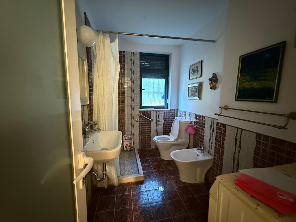Appartamento 1+1+cucina separata in Myslym Shyr 60.000 lek