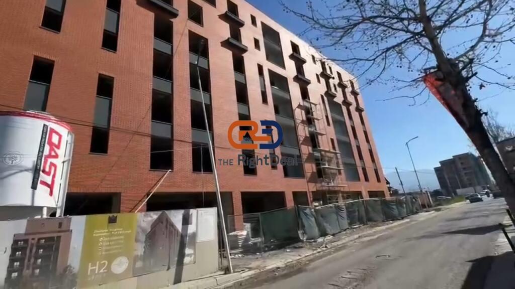 Ne Paskuqan ,Shitet Apartament 1+1 Me Planimetri Perfekte !!