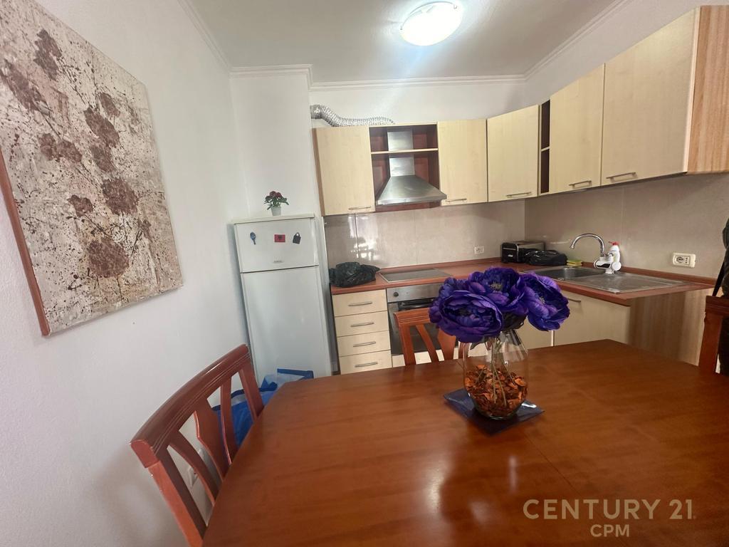 Apartment 2+1+2 for rent at Hoxha Tahsim