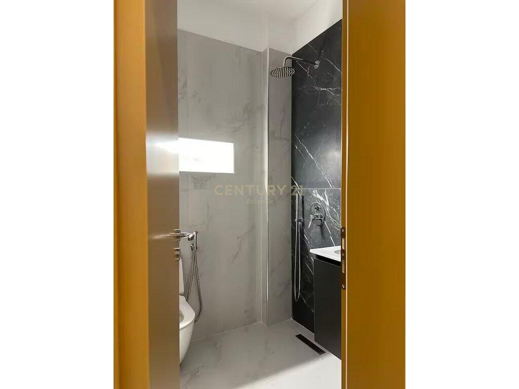 1+1 me tarracë APARTAMENT PËR QIRA NË PLAZH ILIRIA!         370 € /Muaj